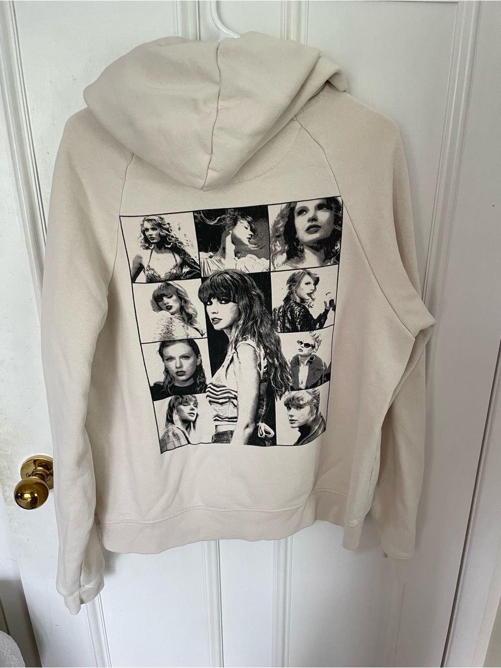 Nice Taylor Swift Era’s Tour Hoodie XS